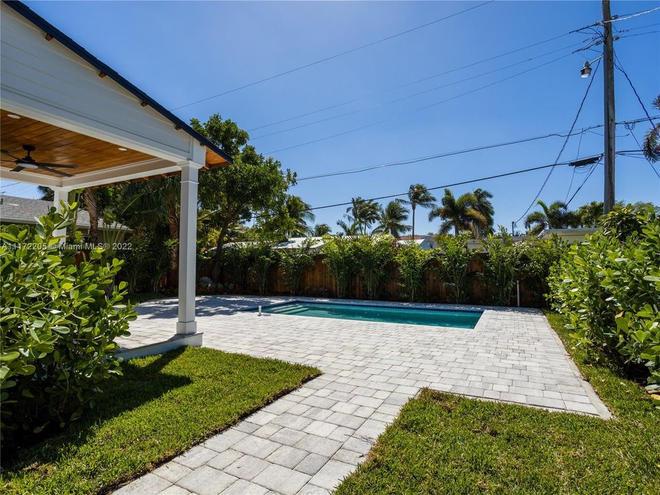 Recently Sold: $1,848,000 (3 beds, 2 baths, 2250 Square Feet)