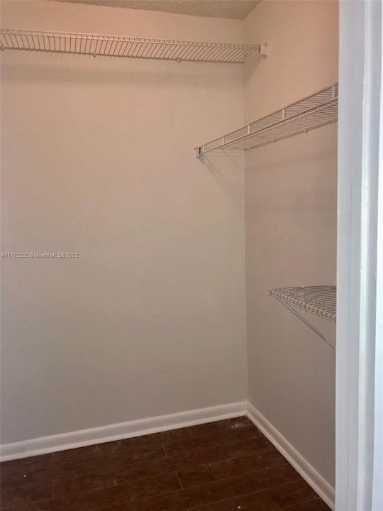 Master Walking Closet