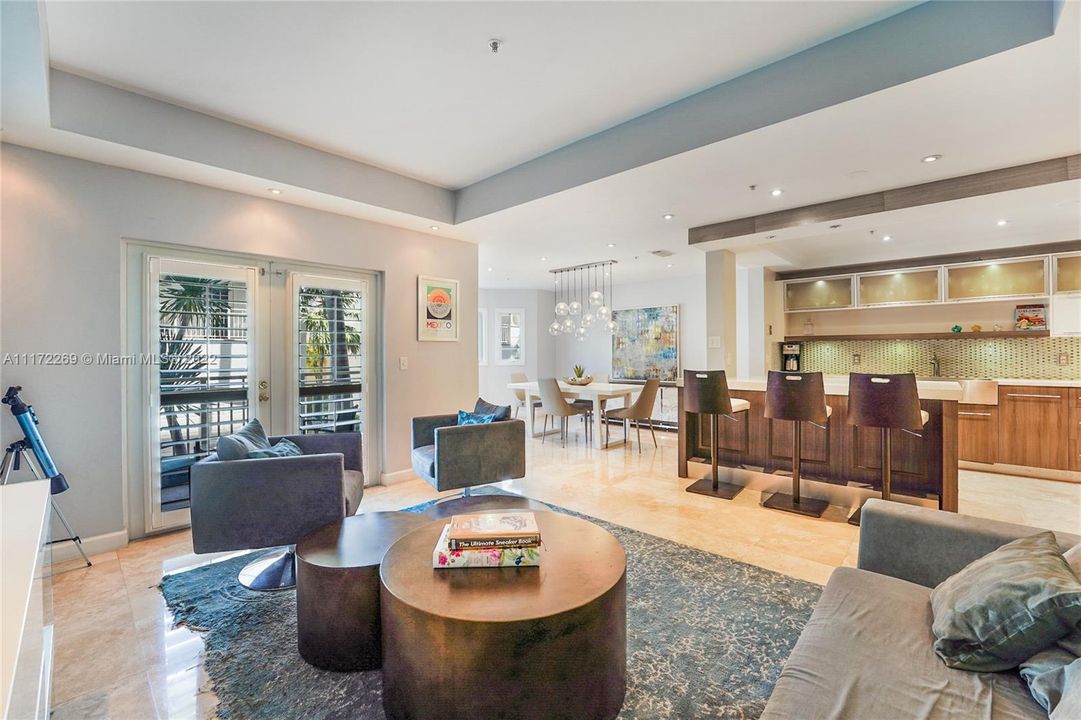 Recently Sold: $1,795,000 (3 beds, 3 baths, 2640 Square Feet)