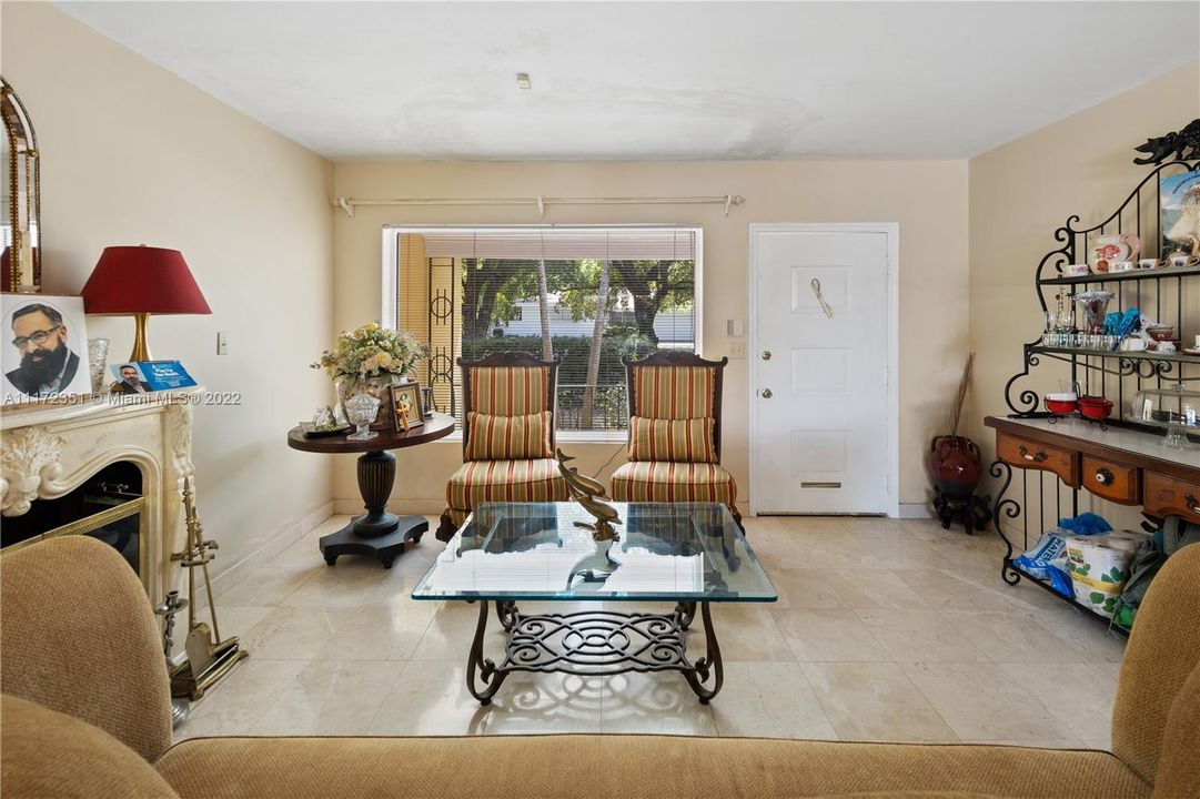 Recently Sold: $1,150,000 (2 beds, 2 baths, 1688 Square Feet)