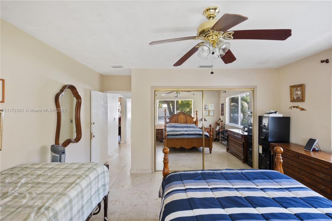 Recently Sold: $1,150,000 (2 beds, 2 baths, 1688 Square Feet)