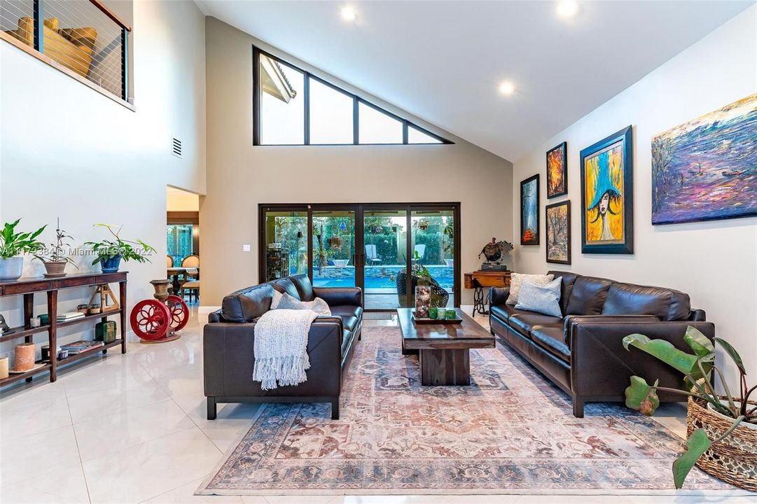 Recently Sold: $1,290,000 (5 beds, 4 baths, 3636 Square Feet)