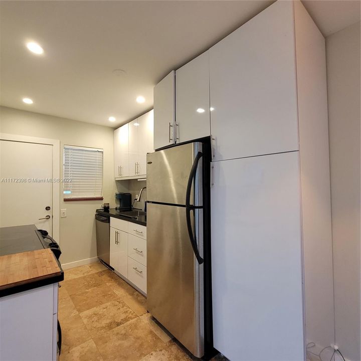 Recently Sold: $249,000 (1 beds, 1 baths, 607 Square Feet)