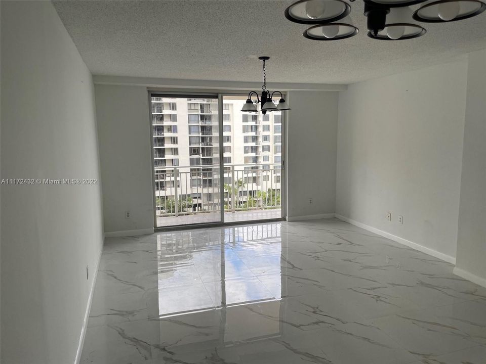 Recently Sold: $389,000 (1 beds, 1 baths, 708 Square Feet)