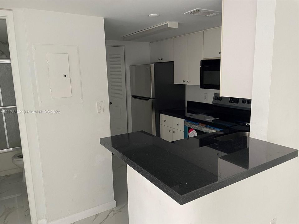 Recently Sold: $389,000 (1 beds, 1 baths, 708 Square Feet)