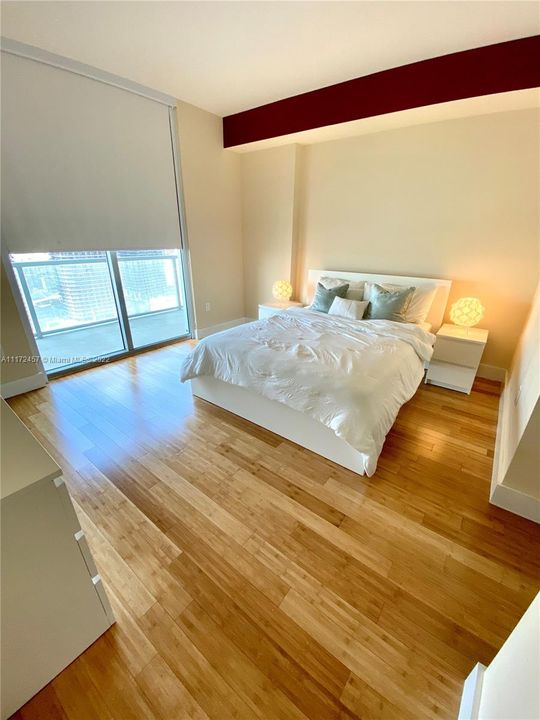 最近售出: $410,000 (1 贝兹, 1 浴室, 694 平方英尺)