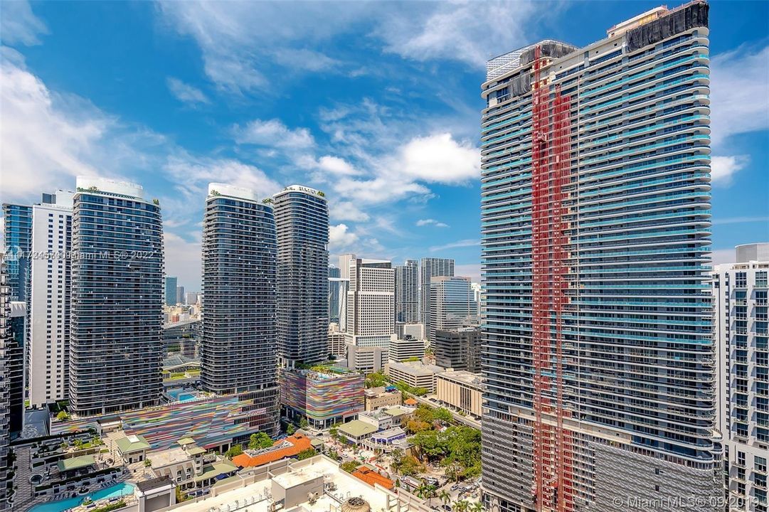 最近售出: $410,000 (1 贝兹, 1 浴室, 694 平方英尺)