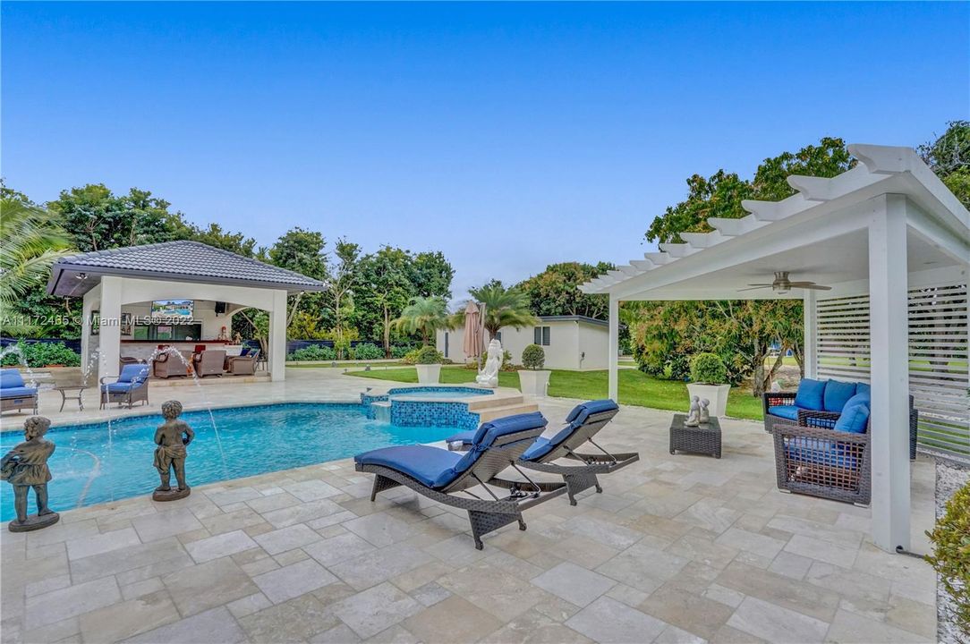 Recently Sold: $2,600,000 (4 beds, 5 baths, 3457 Square Feet)