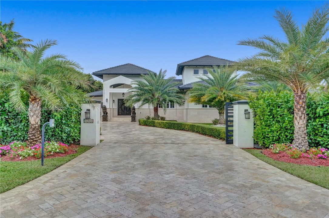 Recently Sold: $2,600,000 (4 beds, 5 baths, 3457 Square Feet)
