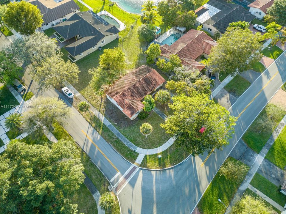 Недавно продано: $550,000 (4 спален, 2 ванн, 0 Квадратных фут)