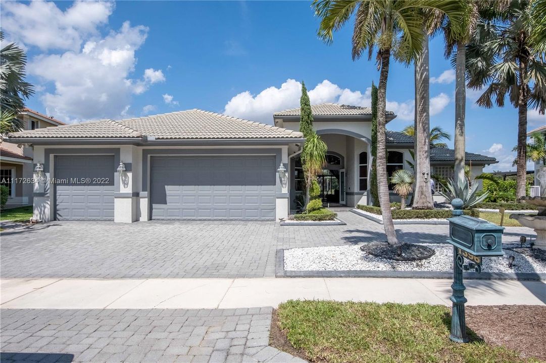 Recently Sold: $1,600,000 (4 beds, 3 baths, 3919 Square Feet)