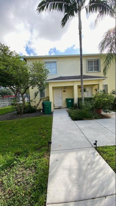 Recently Sold: $215,000 (2 beds, 2 baths, 1020 Square Feet)