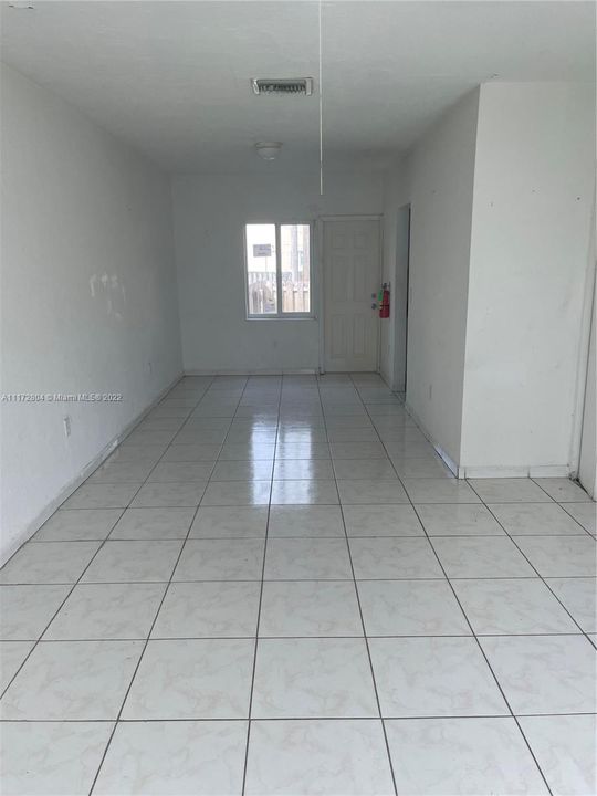 Recently Sold: $167,500 (2 beds, 1 baths, 930 Square Feet)