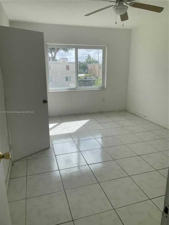 Recently Sold: $167,500 (2 beds, 1 baths, 930 Square Feet)