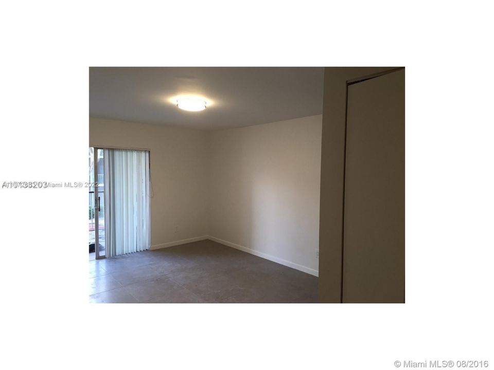 Recently Rented: $1,700 (1 beds, 1 baths, 693 Square Feet)