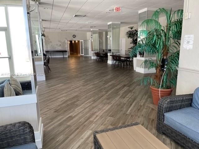 Недавно арендовано: $3,000 (1 спален, 1 ванн, 850 Квадратных фут)