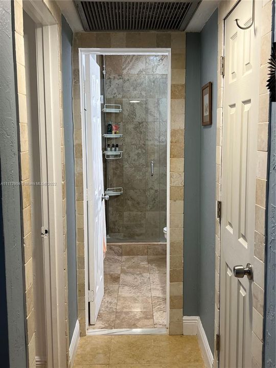 Недавно арендовано: $3,000 (1 спален, 1 ванн, 850 Квадратных фут)