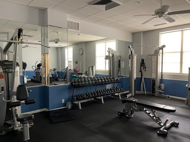 Недавно арендовано: $3,000 (1 спален, 1 ванн, 850 Квадратных фут)