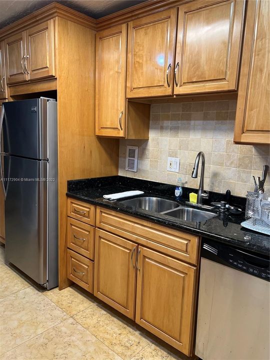 Недавно арендовано: $3,000 (1 спален, 1 ванн, 850 Квадратных фут)