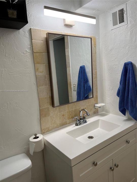 Недавно арендовано: $3,000 (1 спален, 1 ванн, 850 Квадратных фут)