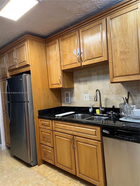 Недавно арендовано: $3,000 (1 спален, 1 ванн, 850 Квадратных фут)