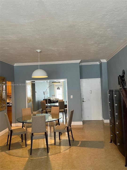 Недавно арендовано: $3,000 (1 спален, 1 ванн, 850 Квадратных фут)