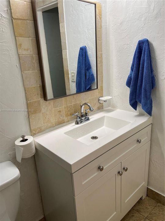 Недавно арендовано: $3,000 (1 спален, 1 ванн, 850 Квадратных фут)