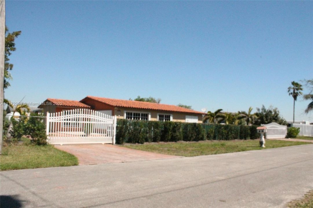 Vendido Recientemente: $530,000 (4 camas, 3 baños, 1964 Pies cuadrados)