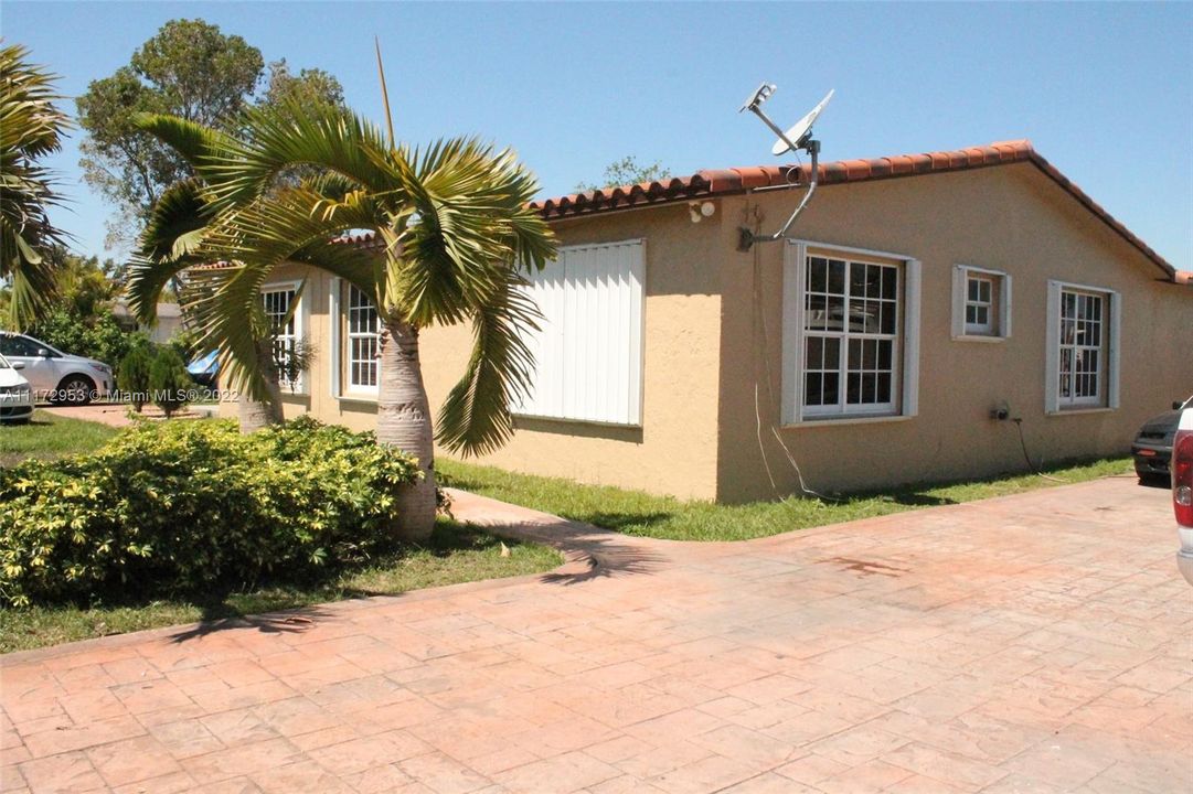 Vendido Recientemente: $530,000 (4 camas, 3 baños, 1964 Pies cuadrados)