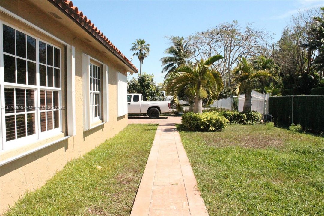 Vendido Recientemente: $530,000 (4 camas, 3 baños, 1964 Pies cuadrados)