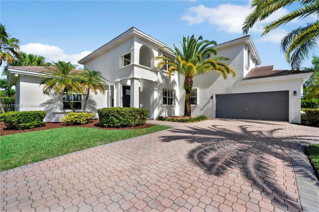 Recently Sold: $1,490,000 (6 beds, 4 baths, 3710 Square Feet)