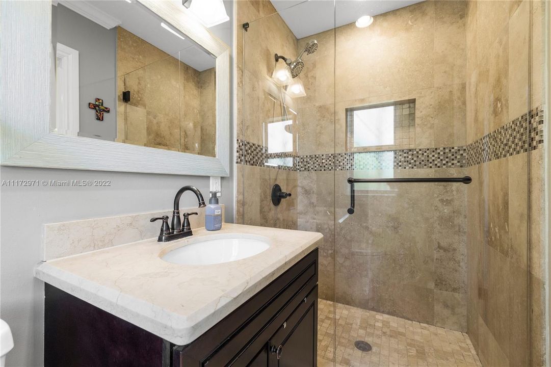 最近租的: $8,500 (4 贝兹, 2 浴室, 1691 平方英尺)