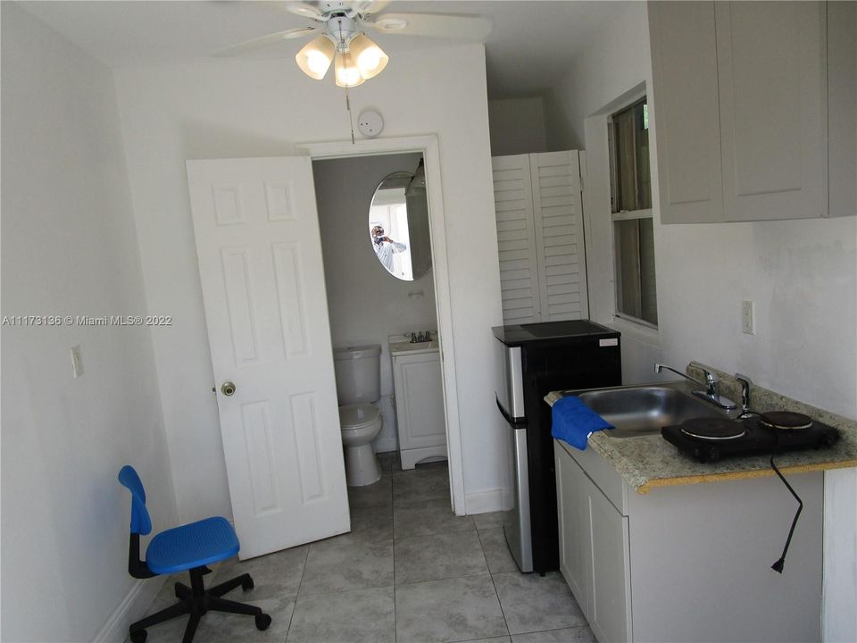 Recently Rented: $900 (0 beds, 1 baths, 2356 Square Feet)