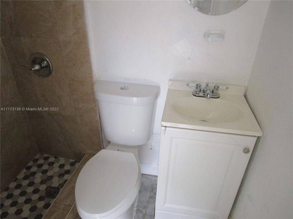 Recently Rented: $900 (0 beds, 1 baths, 2356 Square Feet)
