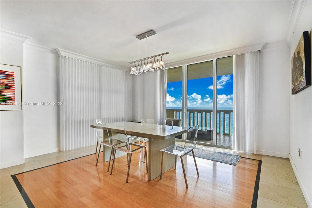 Recently Sold: $1,850,000 (2 beds, 2 baths, 1983 Square Feet)