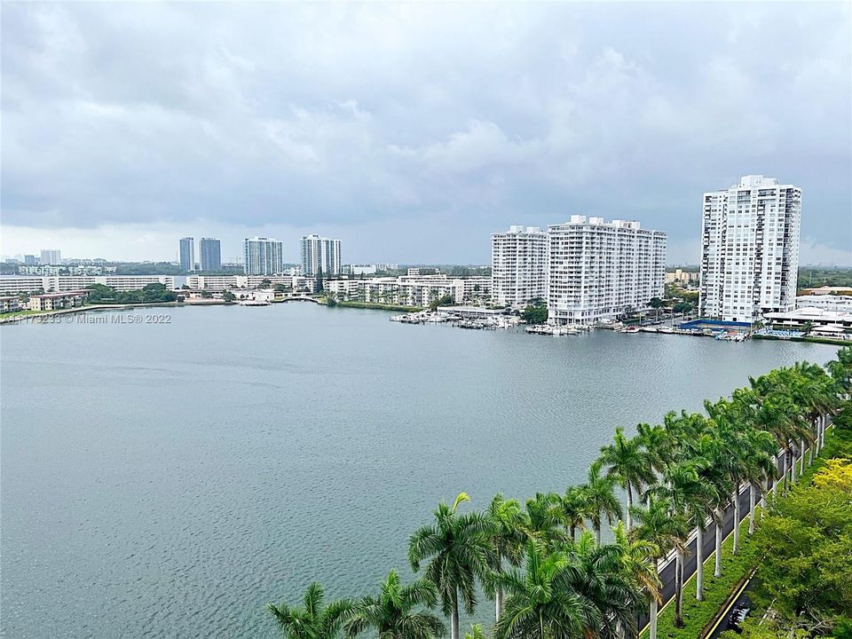 Panoramic water views.Show & Sell Unit.