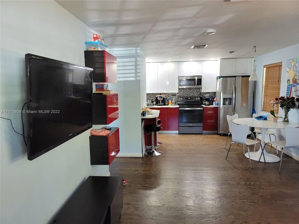 Vendido Recientemente: $715,000 (0 camas, 0 baños, 2131 Pies cuadrados)