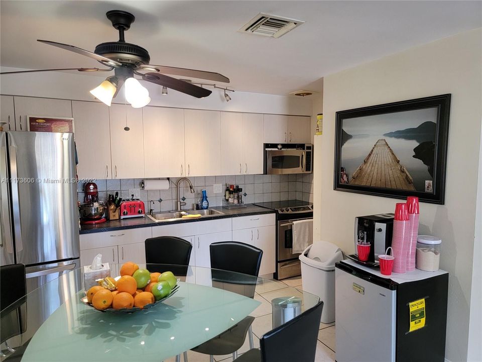 Vendido Recientemente: $715,000 (0 camas, 0 baños, 2131 Pies cuadrados)