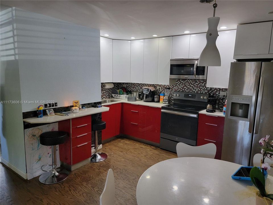 Vendido Recientemente: $715,000 (0 camas, 0 baños, 2131 Pies cuadrados)