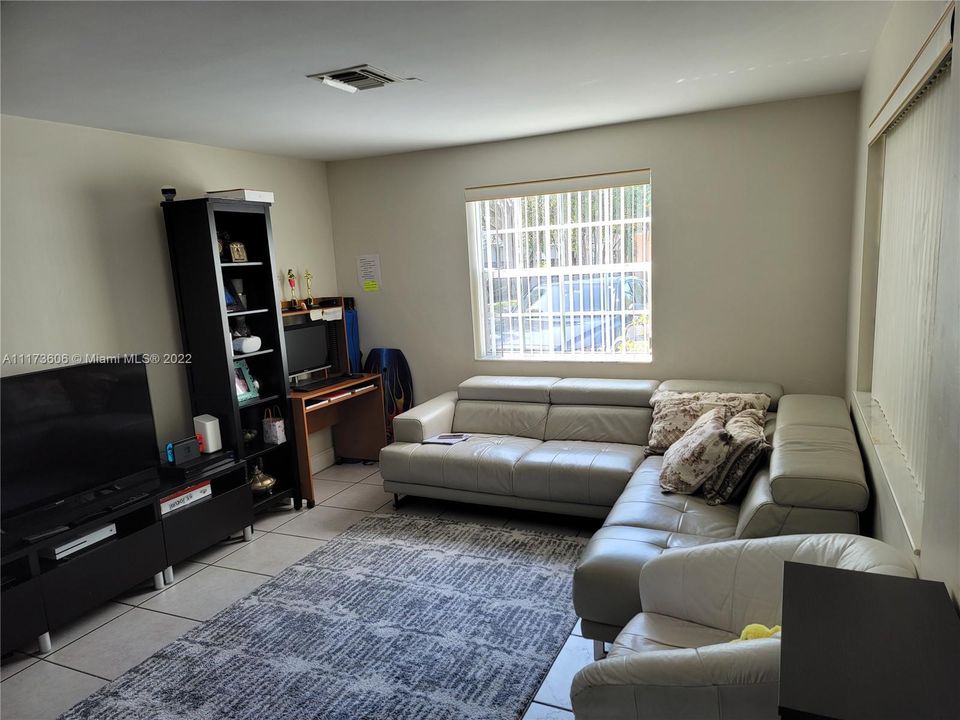 Vendido Recientemente: $715,000 (0 camas, 0 baños, 2131 Pies cuadrados)