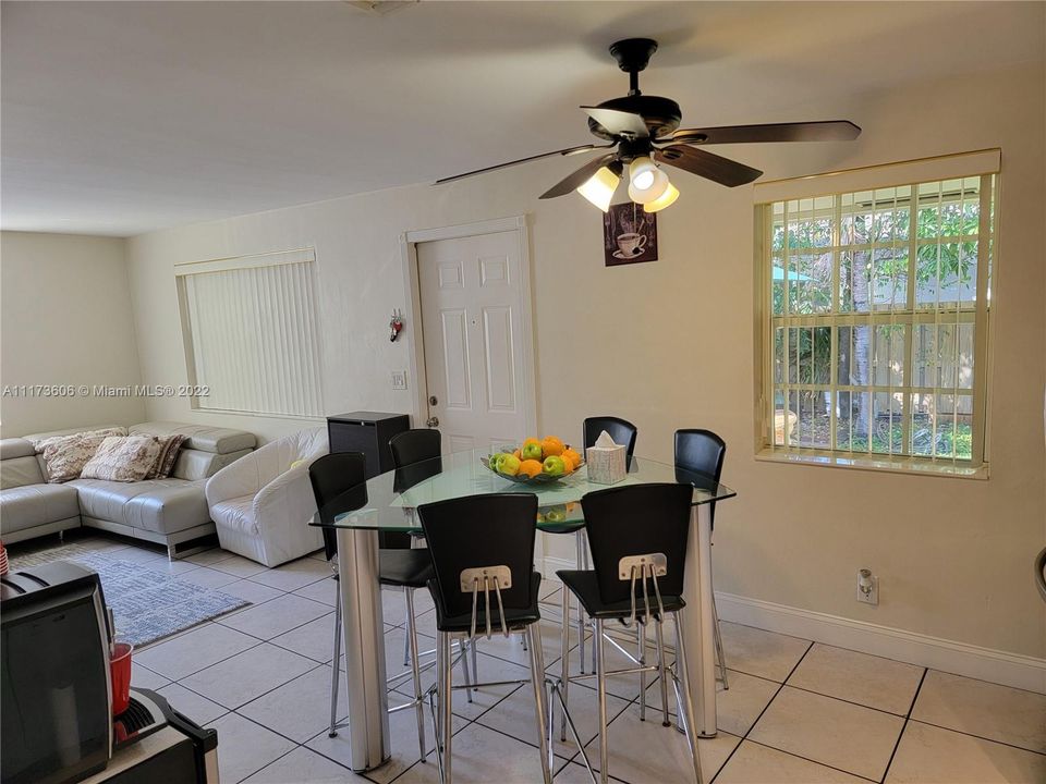 Vendido Recientemente: $715,000 (0 camas, 0 baños, 2131 Pies cuadrados)