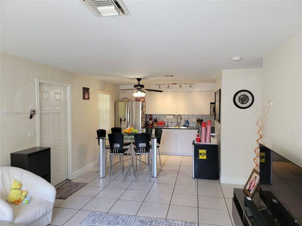 Vendido Recientemente: $715,000 (0 camas, 0 baños, 2131 Pies cuadrados)