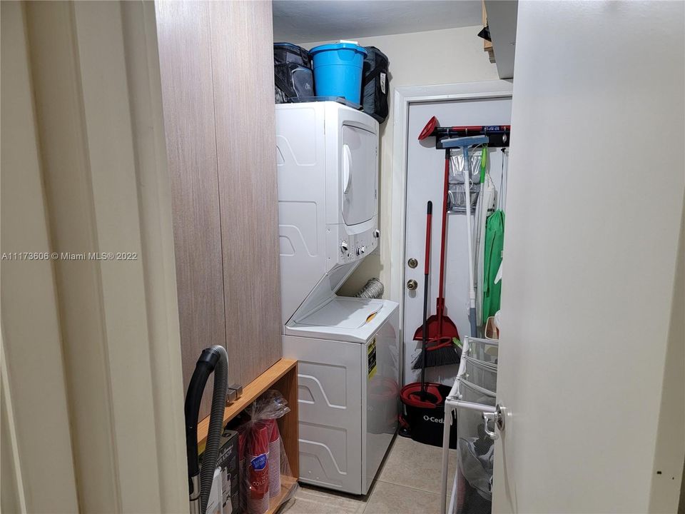 Vendido Recientemente: $715,000 (0 camas, 0 baños, 2131 Pies cuadrados)