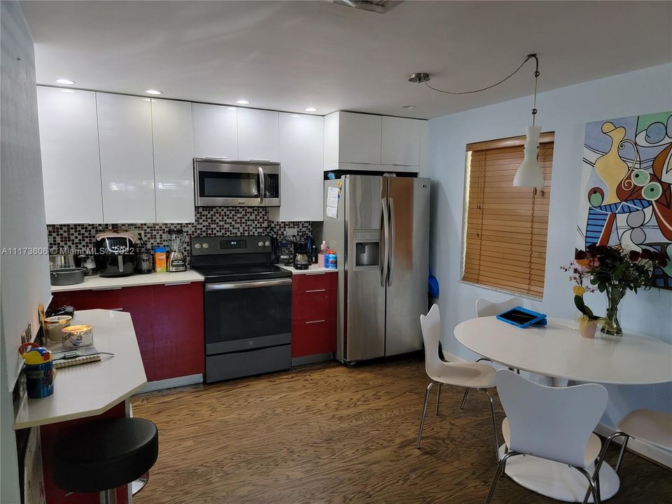 Vendido Recientemente: $715,000 (0 camas, 0 baños, 2131 Pies cuadrados)