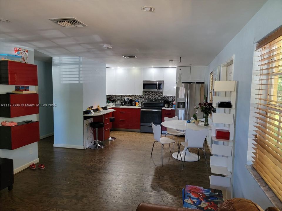 Vendido Recientemente: $715,000 (0 camas, 0 baños, 2131 Pies cuadrados)