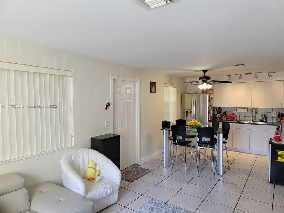 Vendido Recientemente: $715,000 (0 camas, 0 baños, 2131 Pies cuadrados)