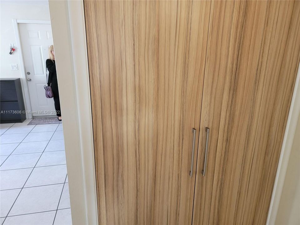 Vendido Recientemente: $715,000 (0 camas, 0 baños, 2131 Pies cuadrados)