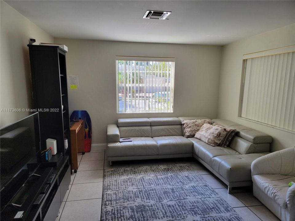 Vendido Recientemente: $715,000 (0 camas, 0 baños, 2131 Pies cuadrados)