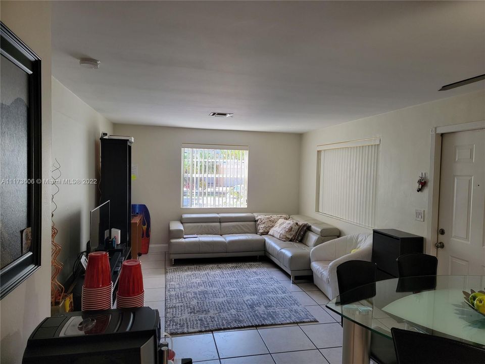 Vendido Recientemente: $715,000 (0 camas, 0 baños, 2131 Pies cuadrados)