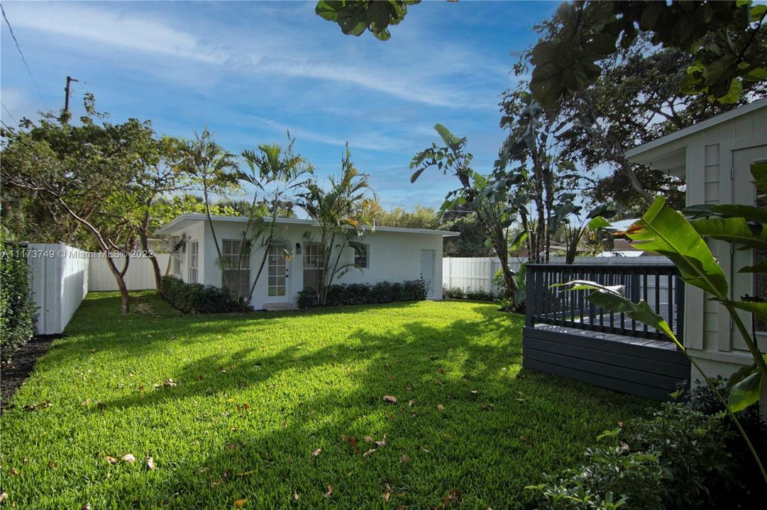 Recently Sold: $1,395,000 (3 beds, 3 baths, 1425 Square Feet)